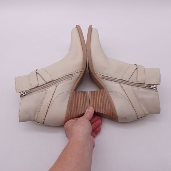 Dolce Vita Women's Ramone Leather Western Ankle Boots Cream Size 8 Pointed Toe - Picture 5 of 11